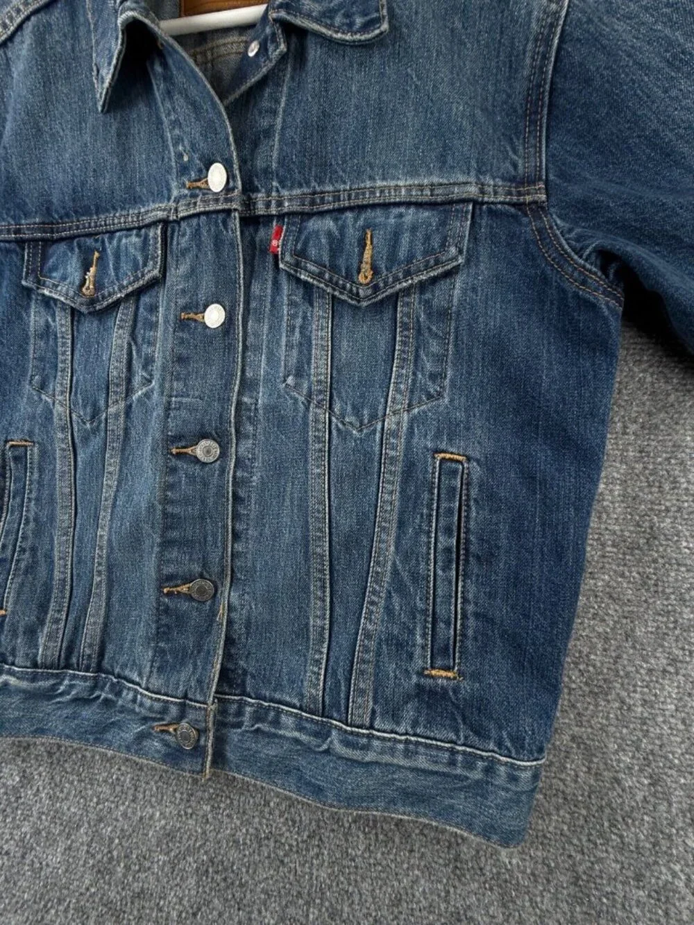 Levi’s Denim Trucker Jacket Blue Button Up Small Adult Biker Red Tab Cotton